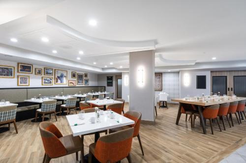 Holiday Inn Anderson an IHG Hotel - image 13