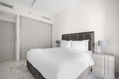 Silkhaus Sea View Family Escape in Tower with Private Beach - image 5