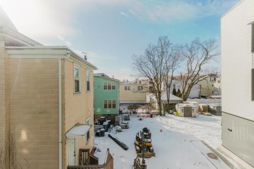 Blueground Somerville gym AC nr Assembly BOS-1108 Blueground Somerville gym AC nr Assembly BOS-1108