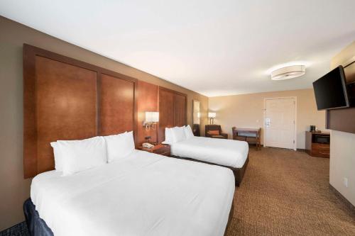 Comfort Suites Red Bluff Near I-5 - image 3