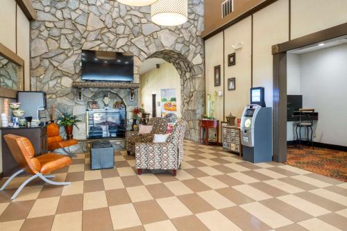 Quality Suites Hickory South