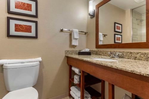Comfort Suites Bridgeport - Clarksburg in Bridgeport, USA