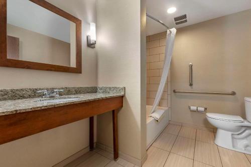 Comfort Suites Bridgeport - Clarksburg in Bridgeport, USA