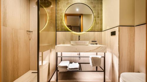 room detail thumbnail 1