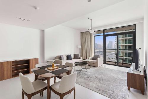 Silkhaus Vacation Homes Beach Lovers 1BDR with Marina View, Dubai