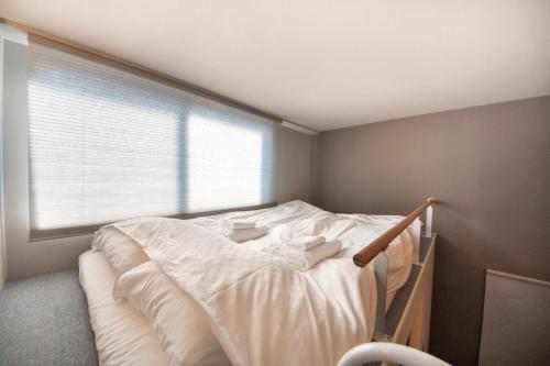 Standard Double Room image 10