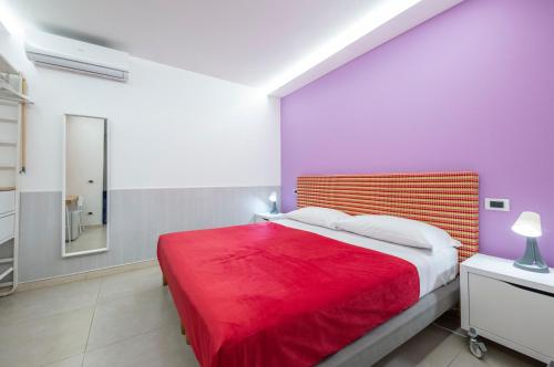 1 queen bed, 2 bunk beds
