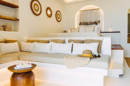 Suite with Sea View image 8