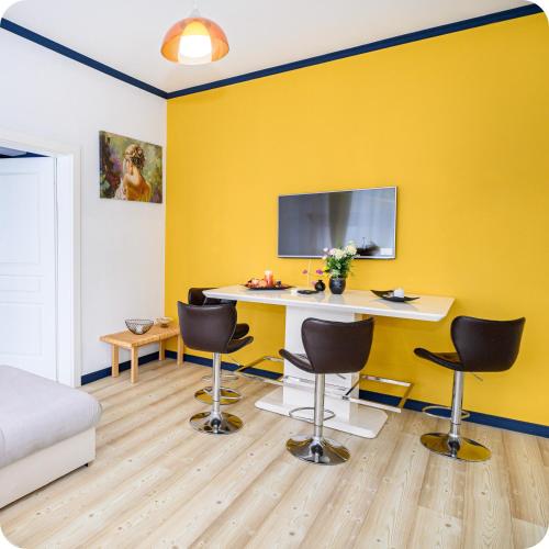 2 bedrooms, 3 beds