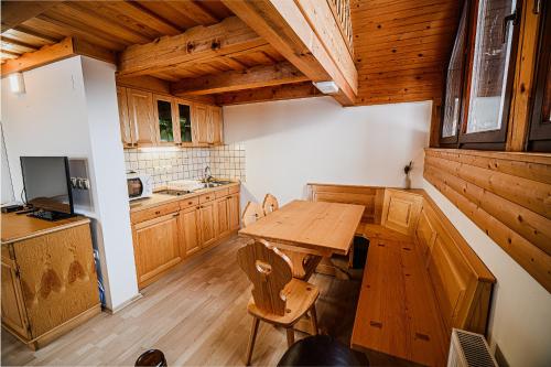 Køkken, Vineyard Cottage Maleric with Pool Access in Dragatus