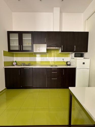 Studio Apartment image 10