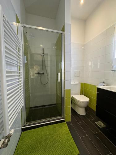Studio Apartment image 3