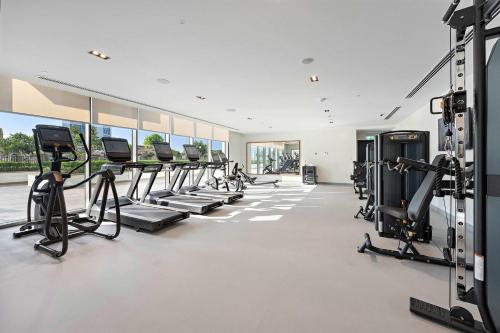 Silkhaus Chic 1BDR Near Burj Khalifa with Balcony - image 9