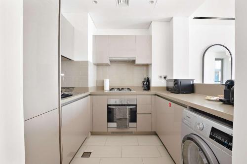 Silkhaus Luxurious 1 BDR High end Neighborhood - image 14