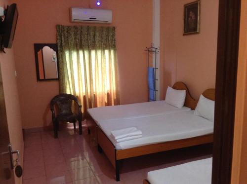 Standard Triple Room image 6