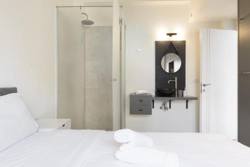 Two-Bedroom Apartment with Balcony - 44 Trumpeldor street image 7