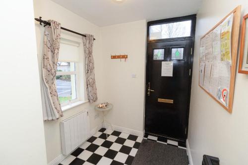 Riverside Holiday Homes - image 6