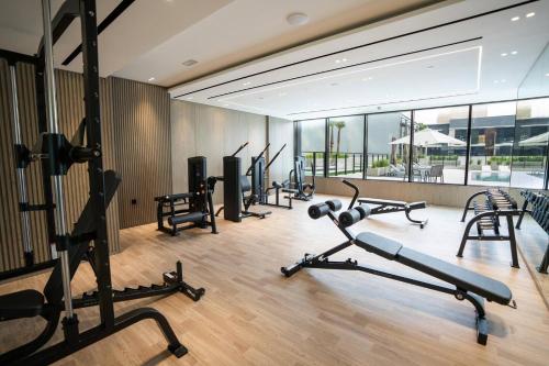 Well-furnished 1br In Jvc Pool & Free Parking, Dubai (photo 7)