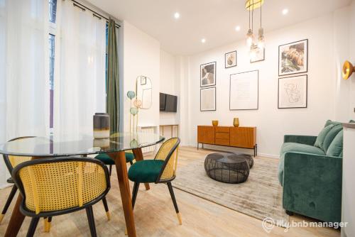 CIA - Flat on rue La Fayette, Paříž