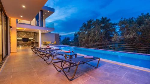 المرافق, 2 Bedroom Villa Near Kalkan - 5613 in أوفا