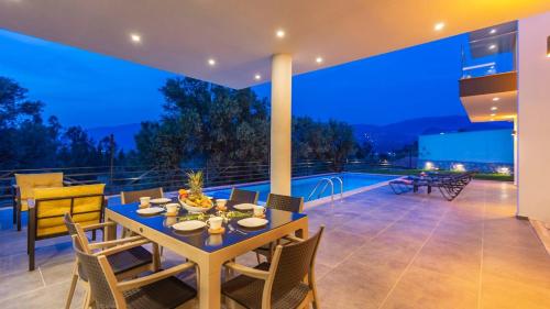 المرافق, 2 Bedroom Villa Near Kalkan - 5613 in أوفا