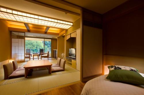 room detail thumbnail 0