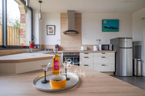 Cocon Urbain au coeur du Mans - Parking & Jardin - L'Instant Clef in Flore