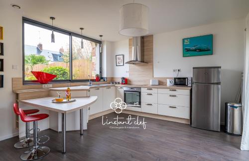 Cocon Urbain au coeur du Mans - Parking & Jardin - L'Instant Clef in Flore