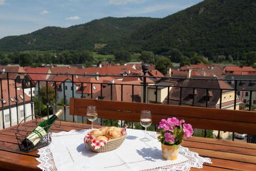 Gästehaus & Heuriger Turm Wachau - image 12