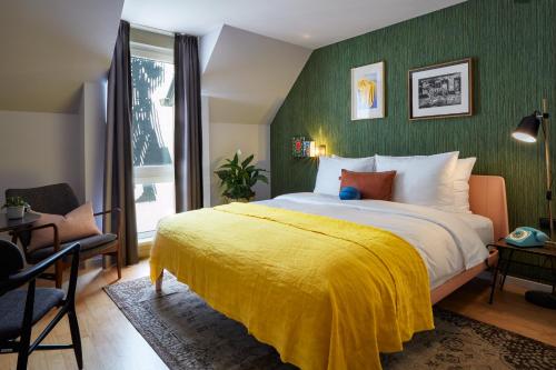 1 queen bed
