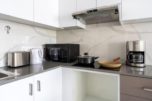 Infinity - One-Bedroom Apt W Terrace in Larnaca, Larnaka (fotografie 10)