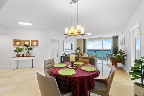 Luxurious 2BD Condo with Direct Ocean Front & Resort Pool in Sunny Isles in Sunny Isles Beach