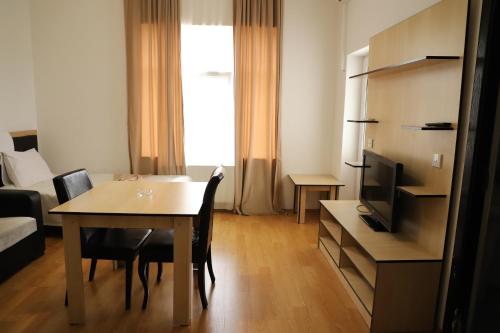 Arena Hotel Qakh in Qax