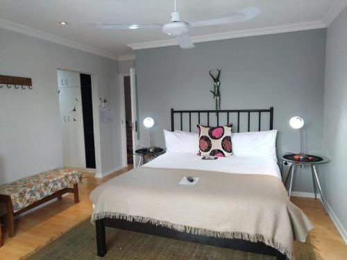 1 queen bed