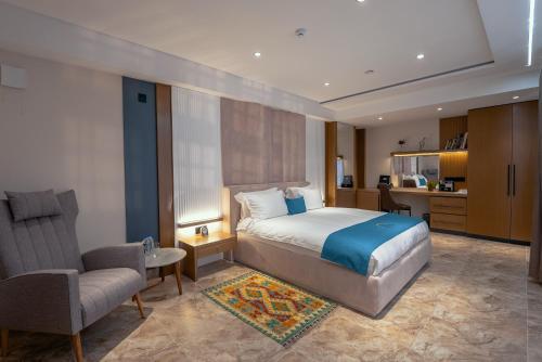 議會宮飯店 (Parliament Palace Hotel) in 苦盞