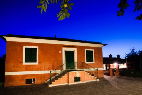Villa Maddalena - Cerrolungo, Isola