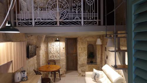 12 -16 , Pacifiku Scicluna 3