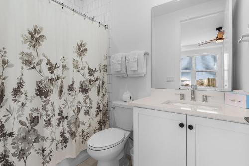 Four-Bedroom Holiday Home image 9