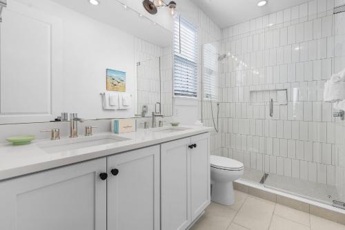 Four-Bedroom Holiday Home image 6