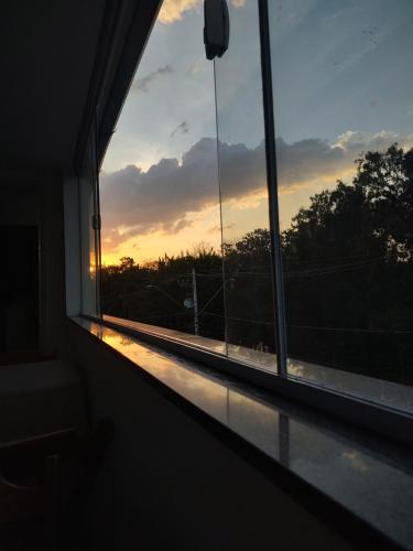 ทัศนียภาพ, Hotel Avenida ao lado do shopping in กวาราตินกิวต้า