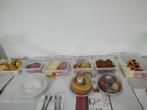 อาหารและเครื่องดื่ม, Hotel Avenida ao lado do shopping in กวาราตินกิวต้า