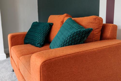 Modern 4-Bed Home Sleeps 6