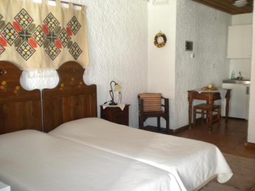 2 twin beds