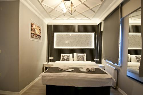 Twin Room image 10