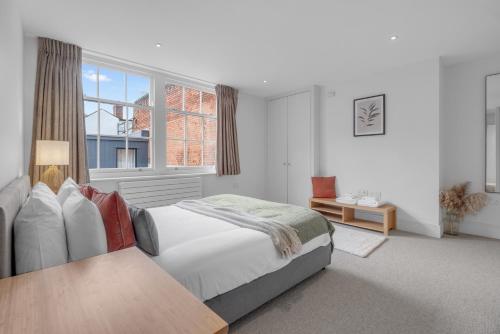 The Jade Suite - The Jewellery Suites 3 bed 3 bath - image 5