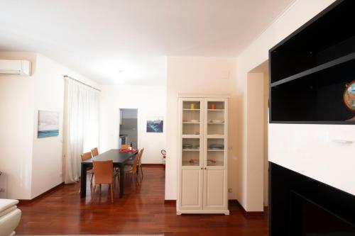 St Peter new and lightsome apartment with balcony, Roma (foto 9)