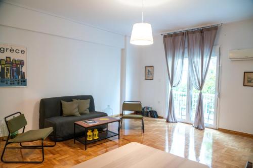 Acropolis central and comfortable apartment, Atenas