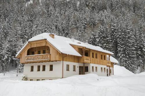 A szálláshely kívülről, Das Stoffngut in Tweng