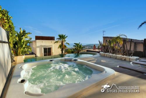 สระว่ายน้ำ, Stunning Villa Ibizenca with private pool in Sitges in กินต์ มาร์