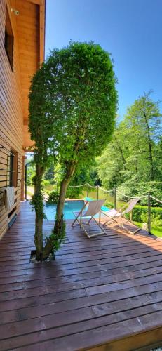 สระว่ายน้ำ, Apardo Chaty Březka - Trojka (Apardo Chaty Brezka - Trojka) in ลิบุน